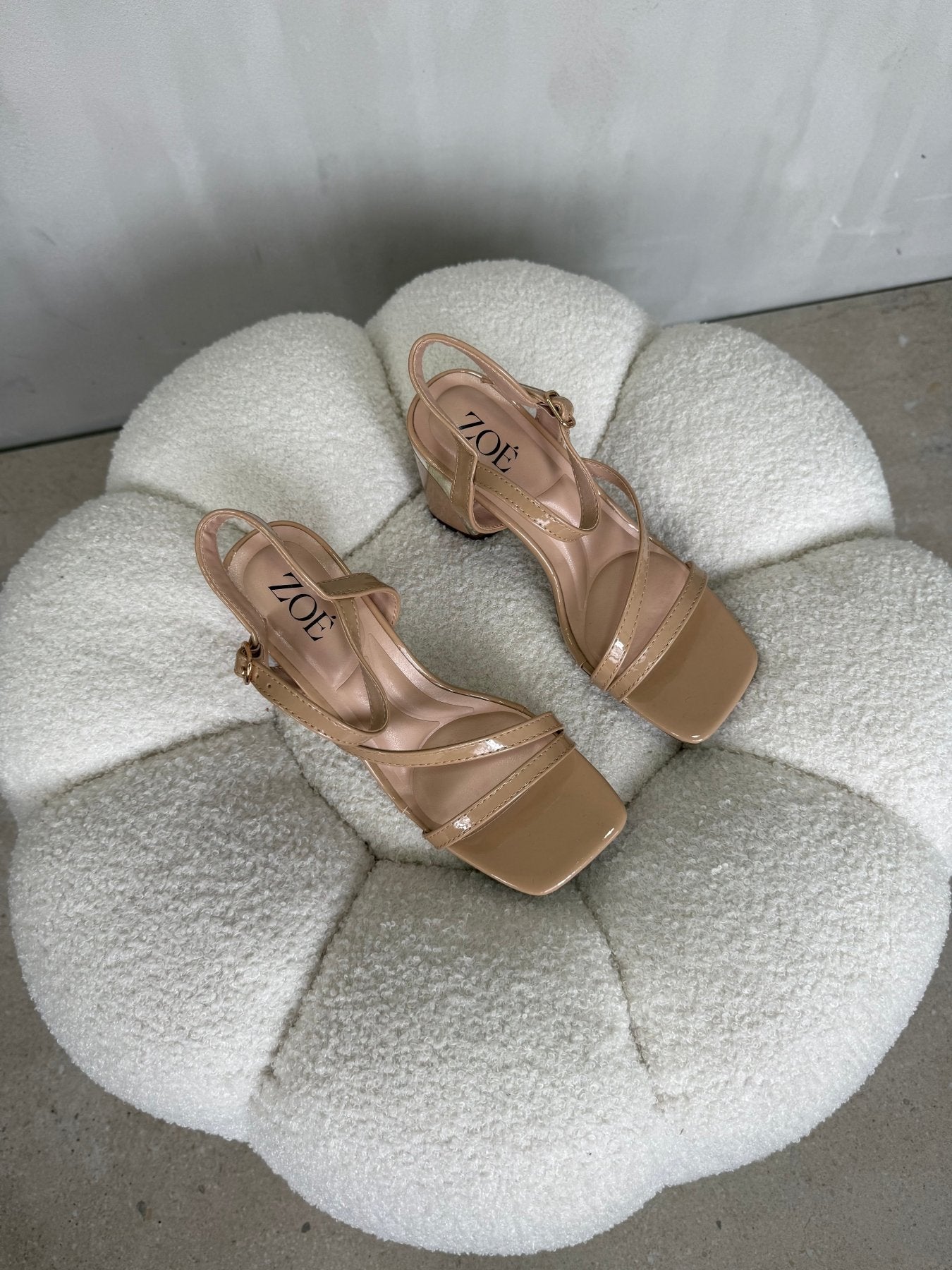 Tacones Nude Charol 14994 Hebilla Ejecutivo de mujer Zoé Brand Costa Rica
