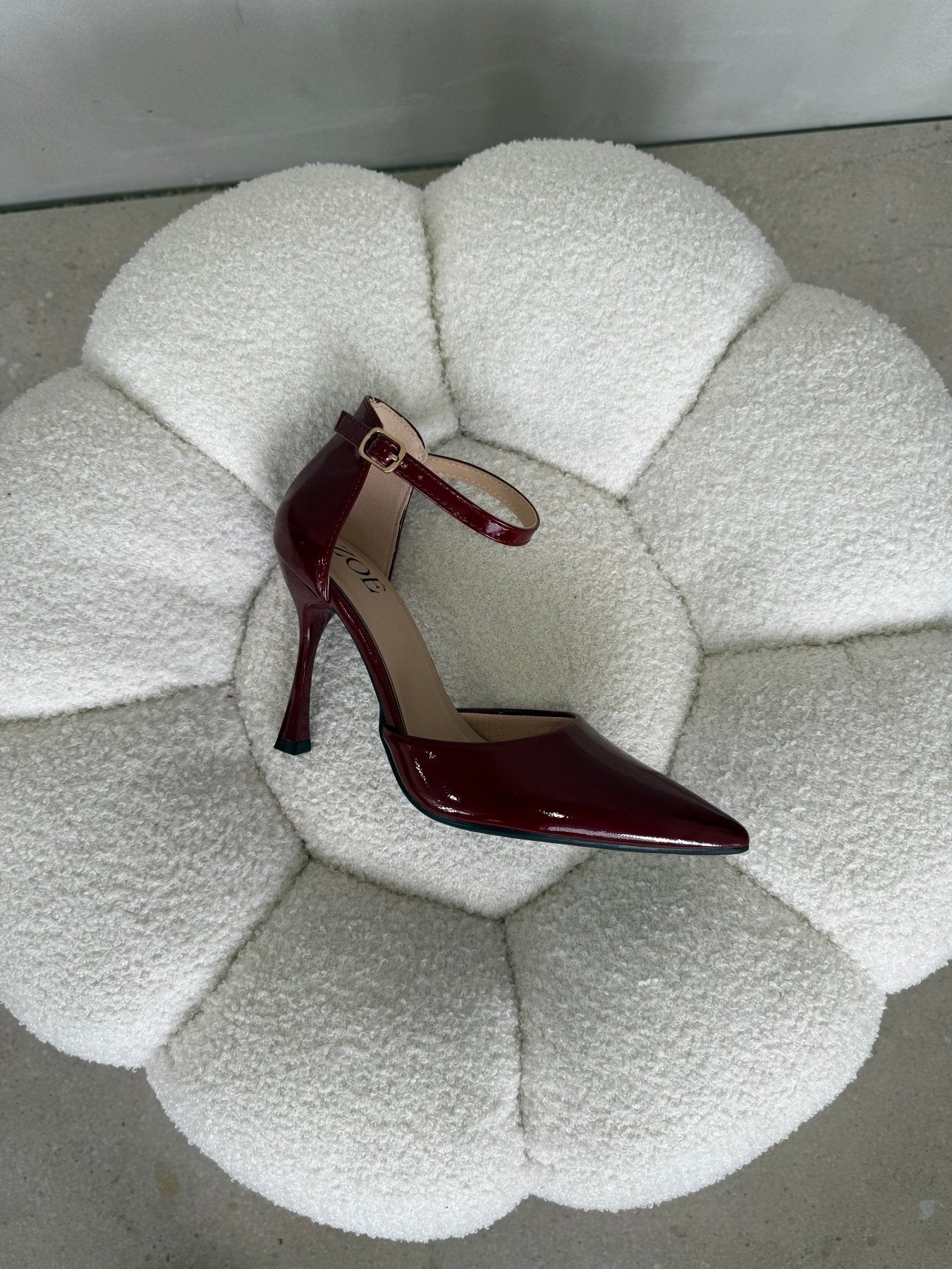 Tacones Burdeos Charol 15014 Hebilla Stiletos Ejecutivo Zoé Brand Costa Rica