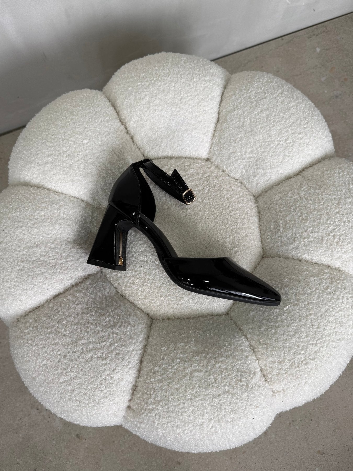 Tacones Negro Charol 15017 Hebilla Ejecutivo Zoé Brand Costa Rica