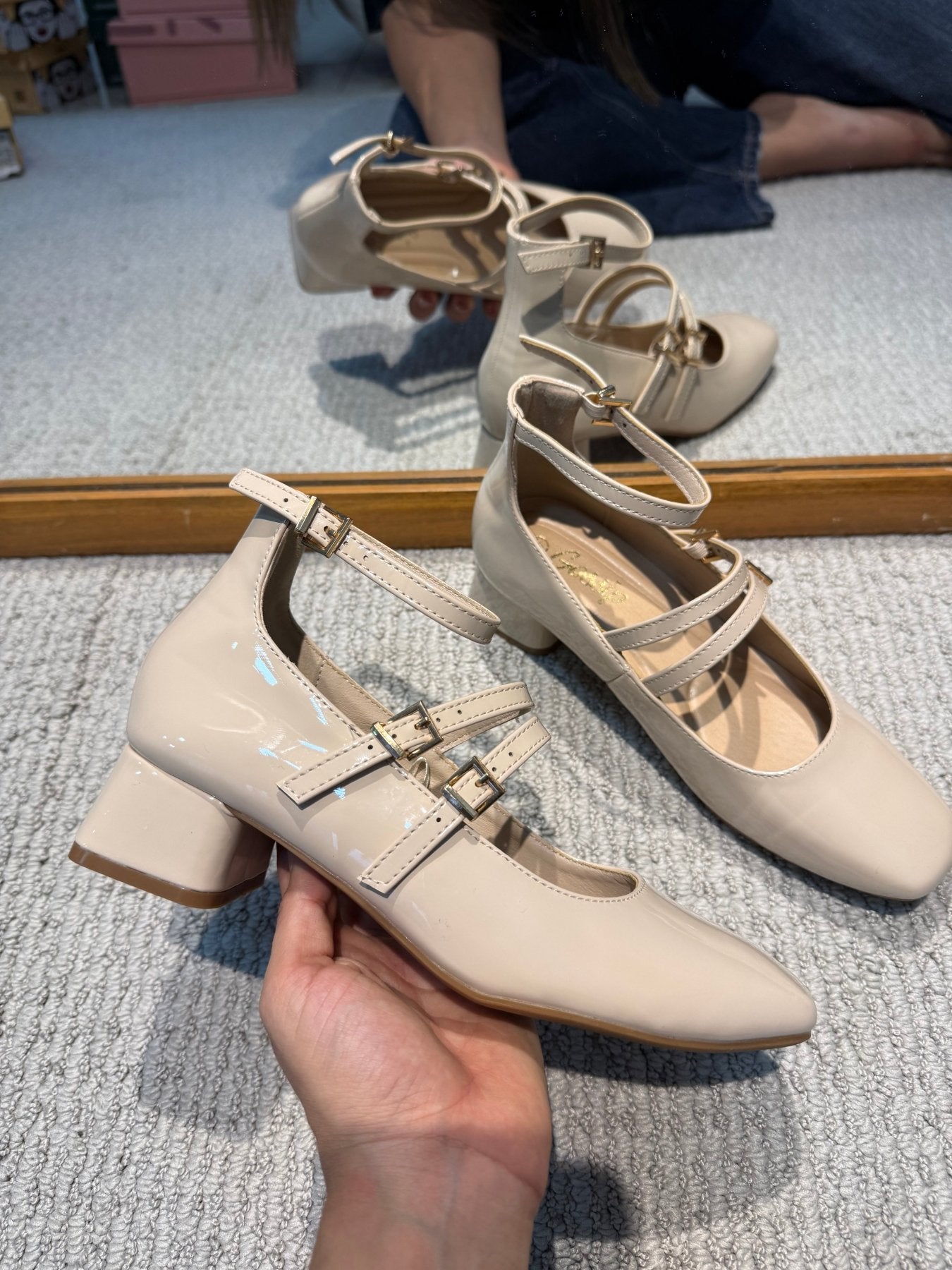 Tacones Beige Charol 14312 Doble Correa con Hebillas Mary Jane Casual Zoé Brand Costa Rica - ZOÉ BRAND 2025 bailarinas charol