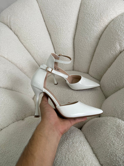 Tacones Blanco Charol 15015 Hebilla Stiletos Ejecutivo Zoé Brand Costa Rica - ZOÉ BRAND 2026 disponible-35 disponible-36