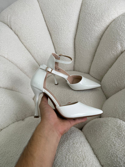 Tacones Blanco Charol 15015 Hebilla Stiletos Ejecutivo Zoé Brand Costa Rica - ZOÉ BRAND 2026 disponible-35 disponible-36