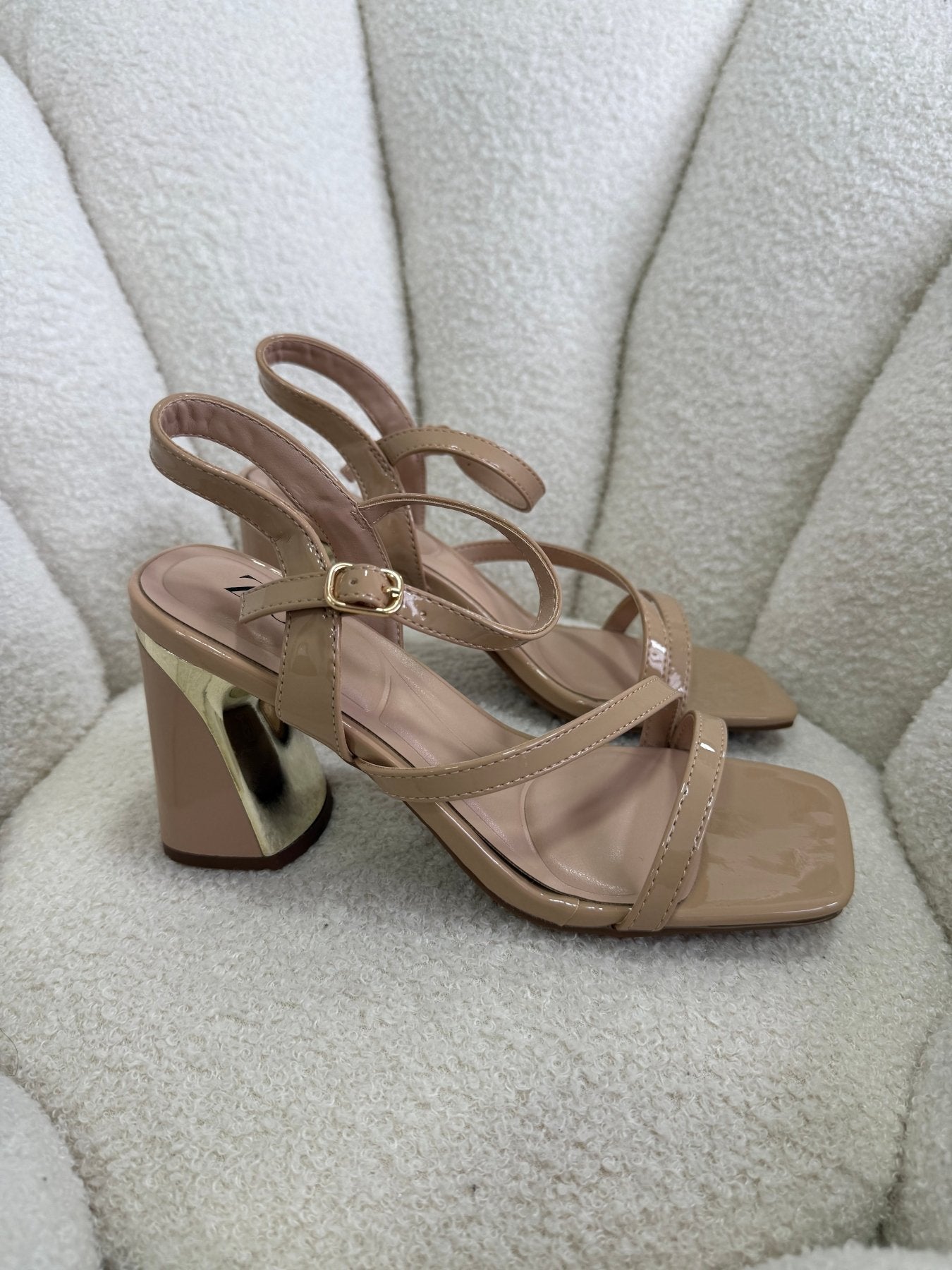 Tacones Nude Charol 14994 Hebilla Ejecutivo de mujer Zoé Brand Costa Rica - ZOÉ BRAND 2026 disponible-35 disponible-36