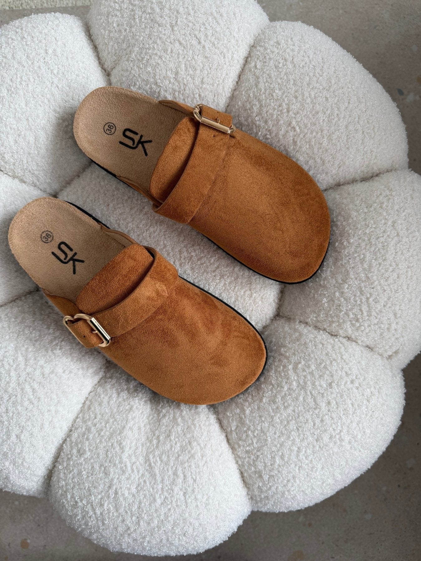 Zuecos Tan Gamuza 14859 Hebilla Casual de mujer Zoé Brand Costa Rica