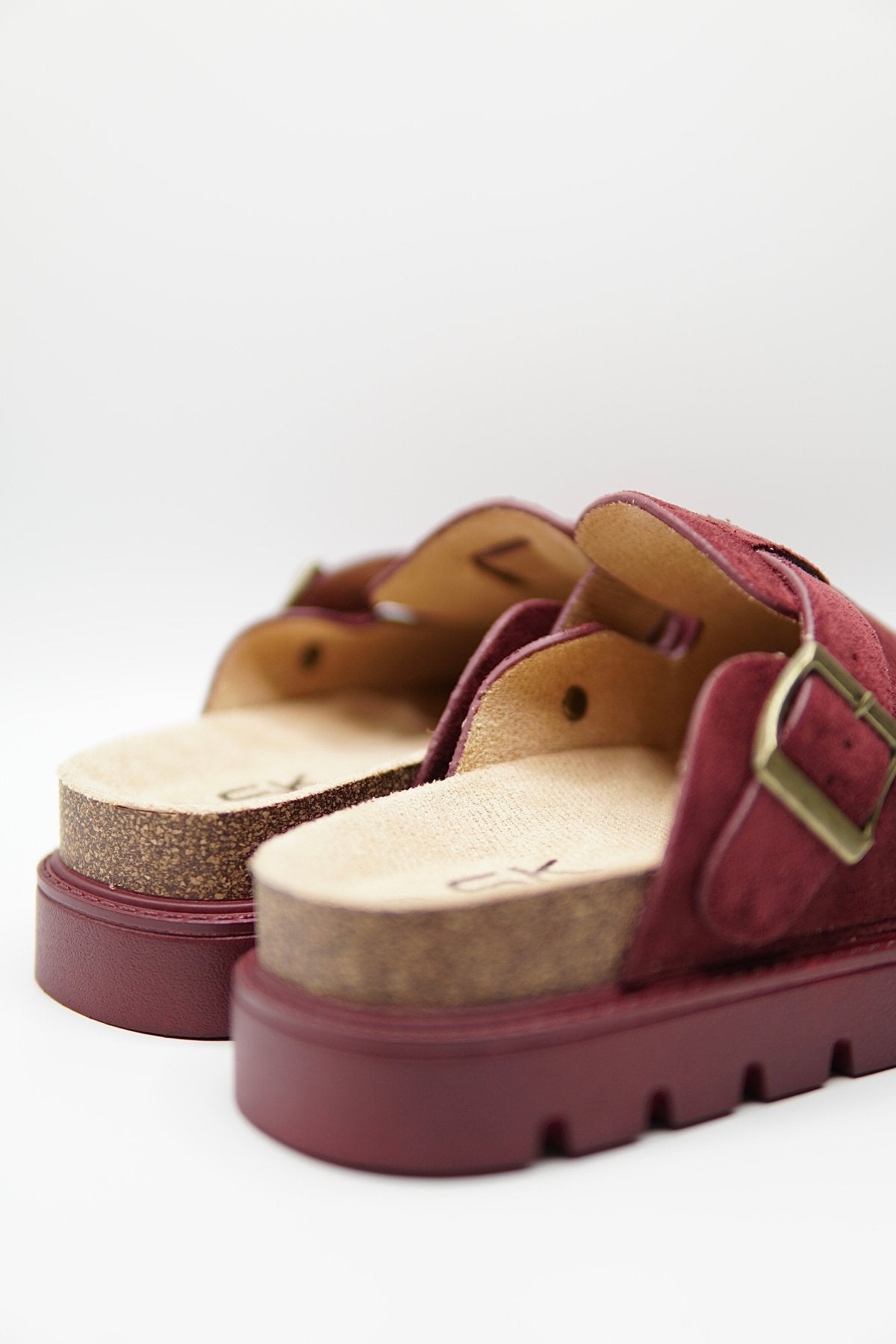 Zuecos Burdeos Gamuza 14862 Plataforma Hebilla Casual de mujer Zoé Brand Costa Rica